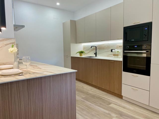 4 soveværelse Lejlighed til salg i Sevilla by - € 439.000 (Ref: 9382714)