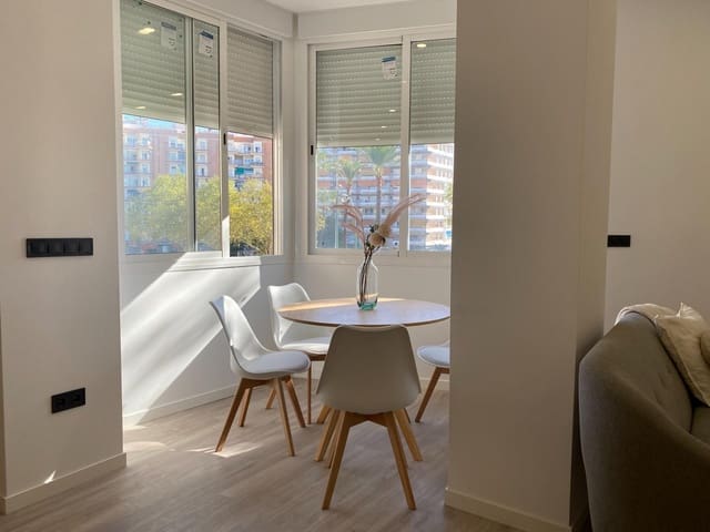 4 soveværelse Lejlighed til salg i Sevilla by - € 439.000 (Ref: 9382714)