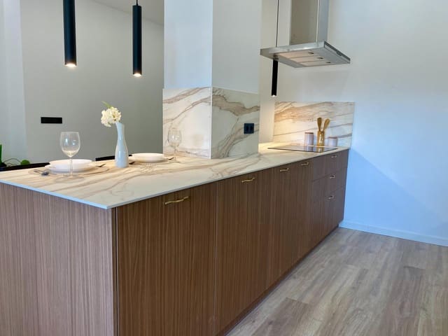 4 soveværelse Lejlighed til salg i Sevilla by - € 439.000 (Ref: 9382714)