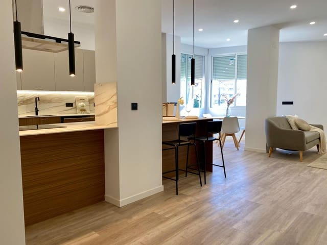 4 soveværelse Lejlighed til salg i Sevilla by - € 439.000 (Ref: 9382714)