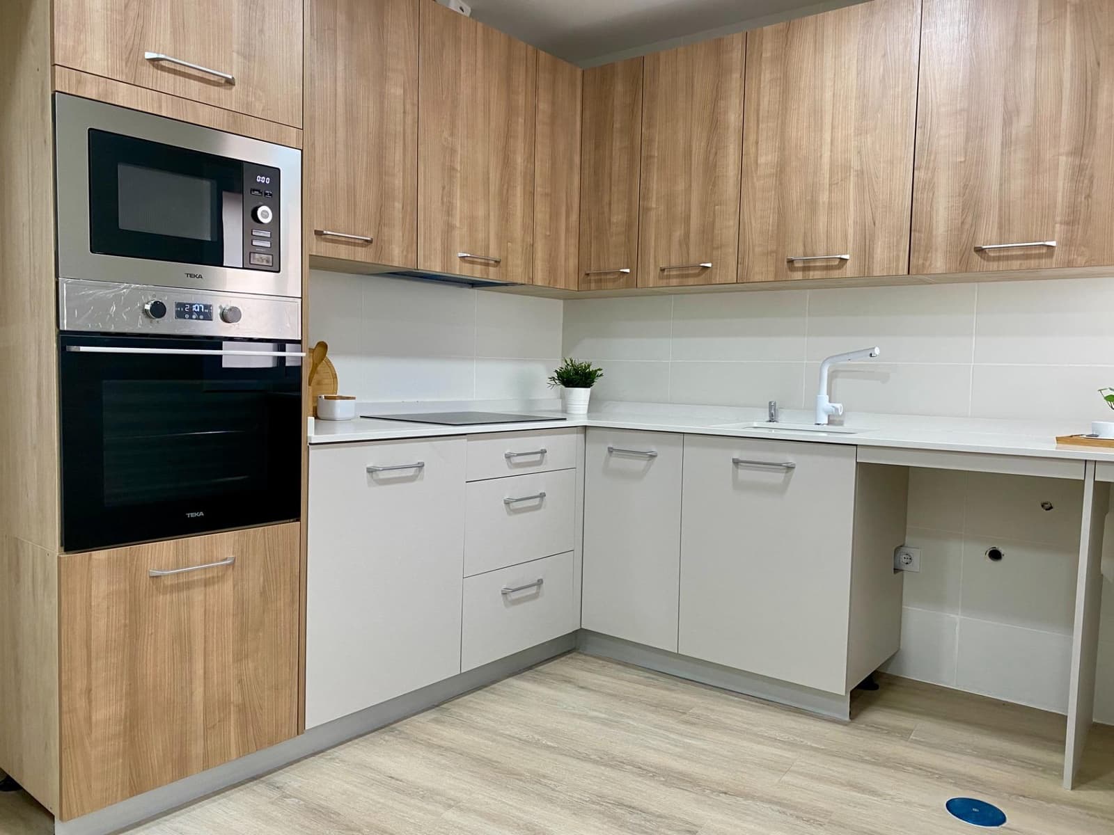 4 sypialnia Mieszkanie na sprzedaż w Miasto Sewilla - 399 000 € (Ref: 9382715)