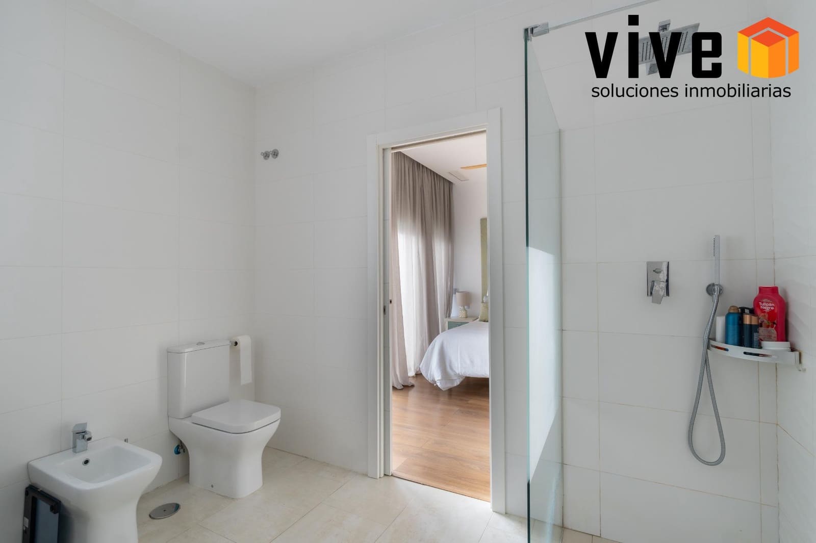 5 soverom Kjedet enebolig til salgs i Mairena del Aljarafe med svømmebasseng garasje - € 588 500 (Ref: 9548410)