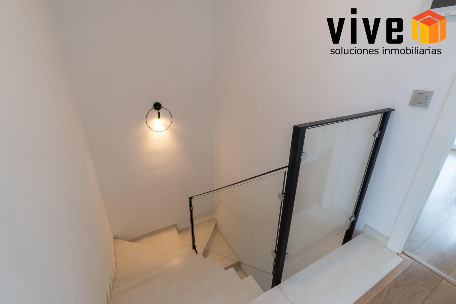 5 soverom Kjedet enebolig til salgs i Mairena del Aljarafe med svømmebasseng garasje - € 588 500 (Ref: 9548410)