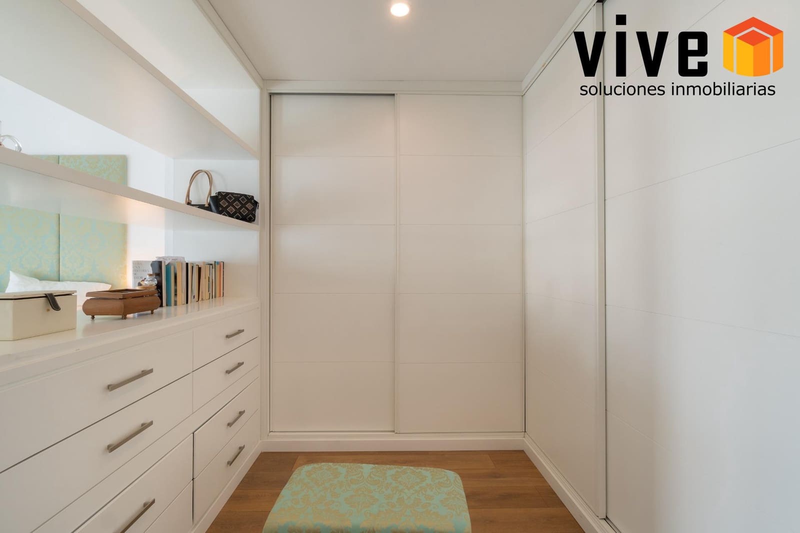 5 soverom Kjedet enebolig til salgs i Mairena del Aljarafe med svømmebasseng garasje - € 588 500 (Ref: 9548410)