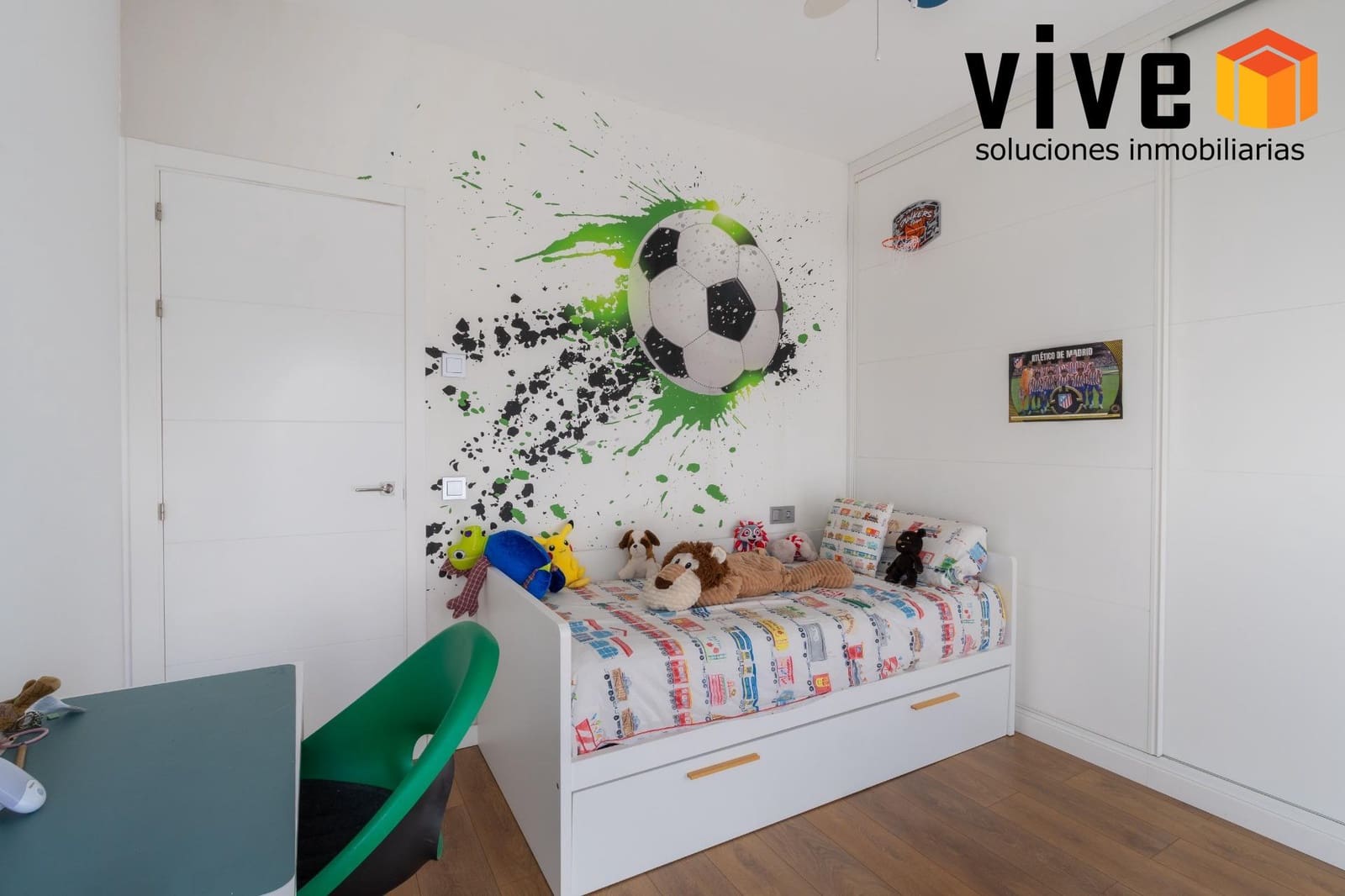 5 soverom Kjedet enebolig til salgs i Mairena del Aljarafe med svømmebasseng garasje - € 588 500 (Ref: 9548410)