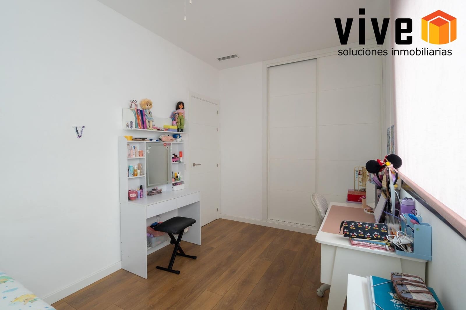 5 soverom Kjedet enebolig til salgs i Mairena del Aljarafe med svømmebasseng garasje - € 588 500 (Ref: 9548410)