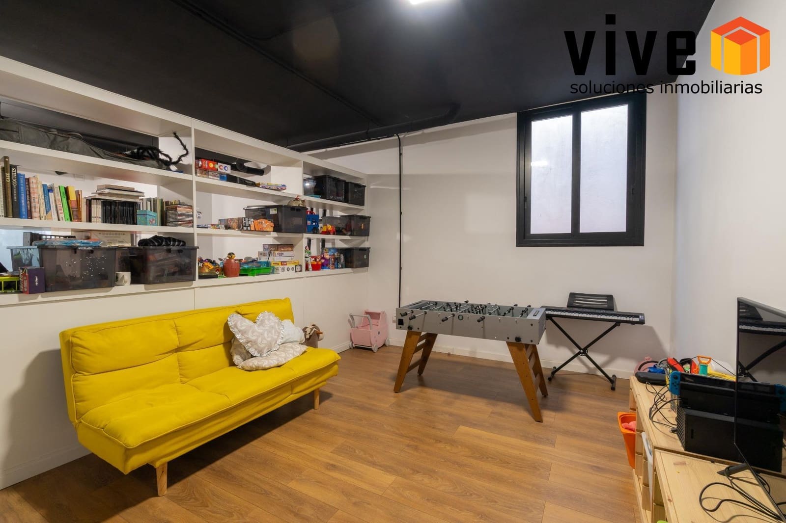 5 soverom Kjedet enebolig til salgs i Mairena del Aljarafe med svømmebasseng garasje - € 588 500 (Ref: 9548410)