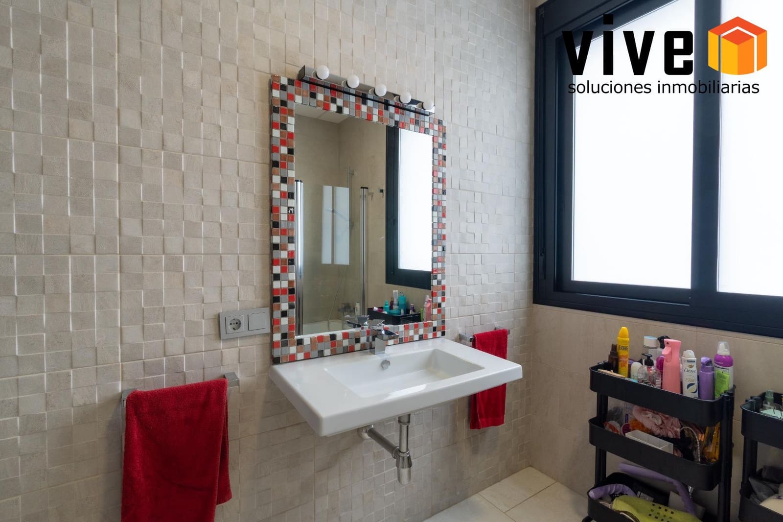 5 soverom Kjedet enebolig til salgs i Mairena del Aljarafe med svømmebasseng garasje - € 588 500 (Ref: 9548410)