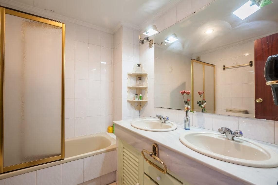 Piso de 4 habitaciones en Sevilla ciudad en venta con garaje - 570.000 € (Ref: 9565401)