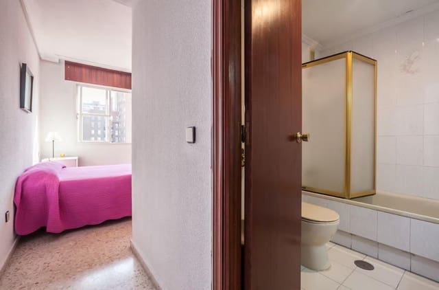 4 soveværelse Lejlighed til salg i Sevilla by med garage - € 570.000 (Ref: 9565401)