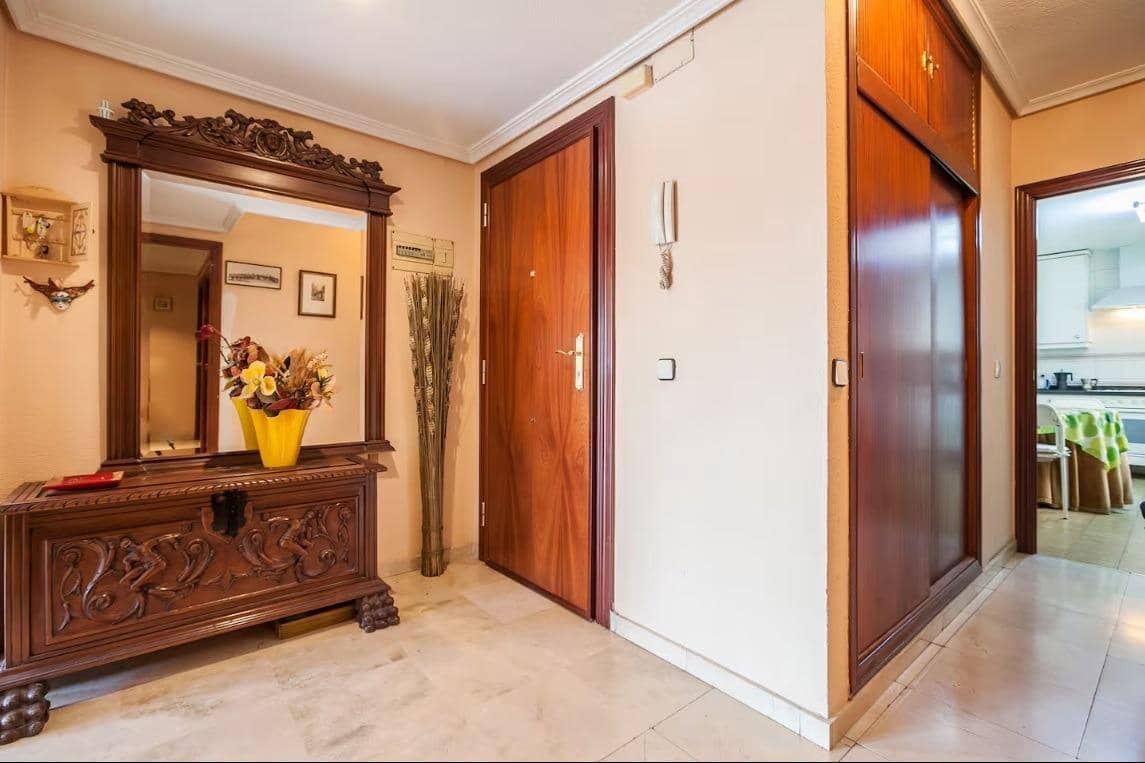 Piso de 4 habitaciones en Sevilla ciudad en venta con garaje - 570.000 € (Ref: 9565401)