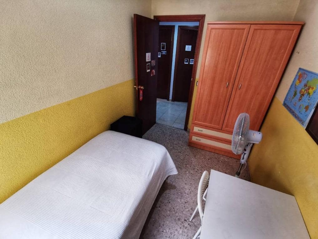 Piso de 4 habitaciones en Sevilla ciudad en venta con garaje - 570.000 € (Ref: 9565401)