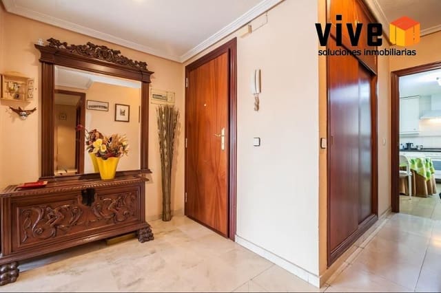 4 sovrum Lägenhet till salu i Sevilla stad med garage - 495 000 € (Ref: 9565401)