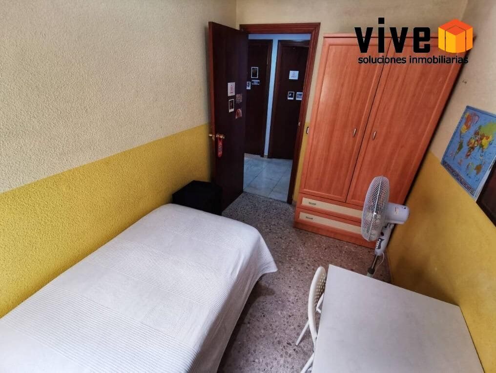 4 sovrum Lägenhet till salu i Sevilla stad med garage - 495 000 € (Ref: 9565401)