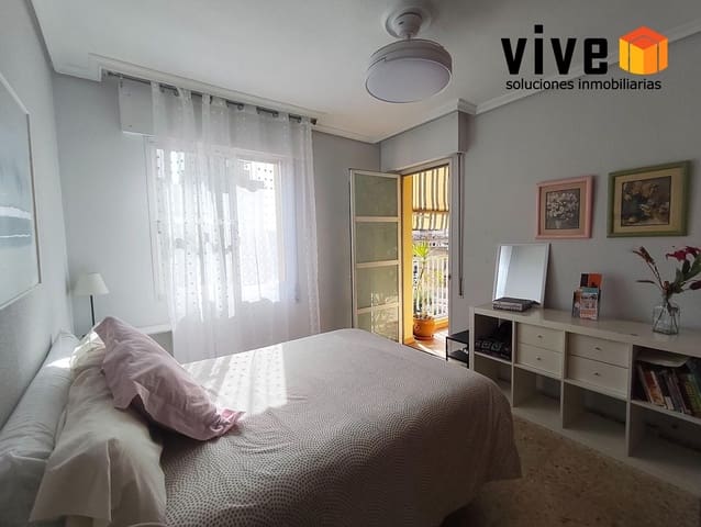 4 sovrum Lägenhet till salu i Sevilla stad med garage - 495 000 € (Ref: 9565401)