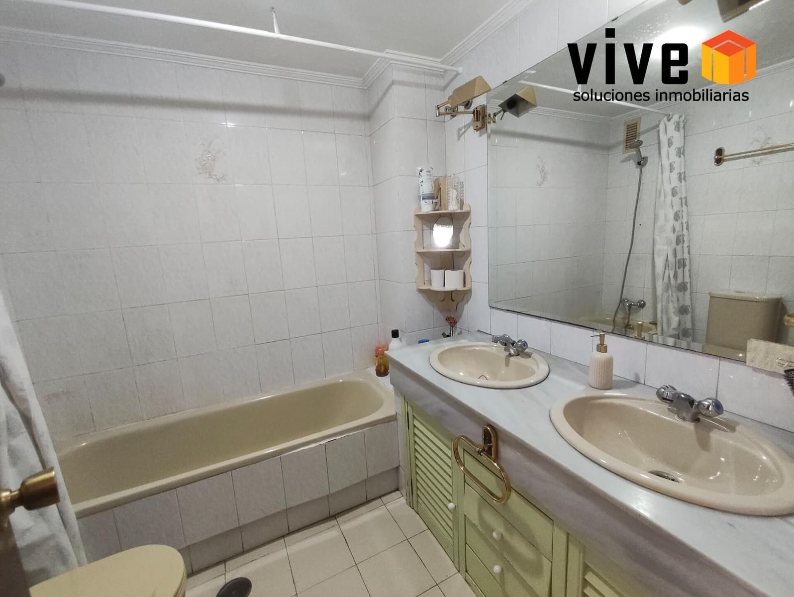 4 sovrum Lägenhet till salu i Sevilla stad med garage - 495 000 € (Ref: 9565401)