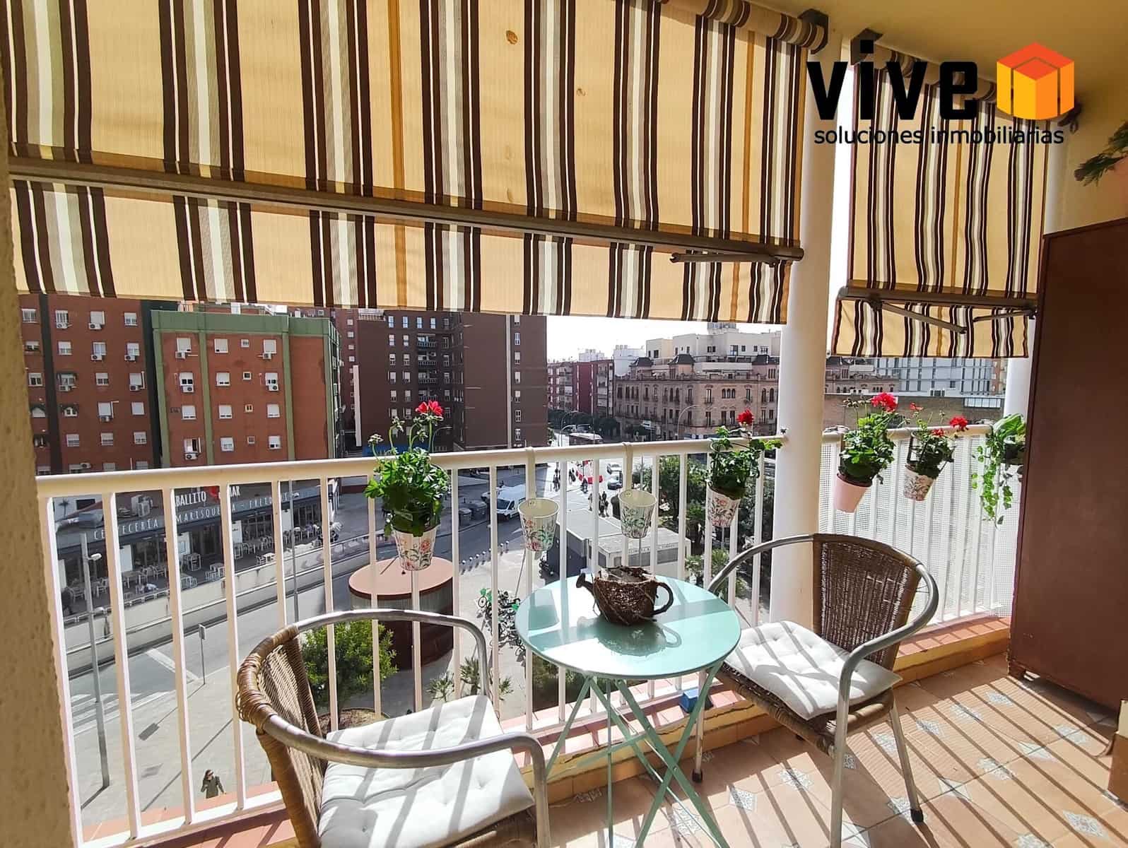 4 sovrum Lägenhet till salu i Sevilla stad med garage - 495 000 € (Ref: 9565401)