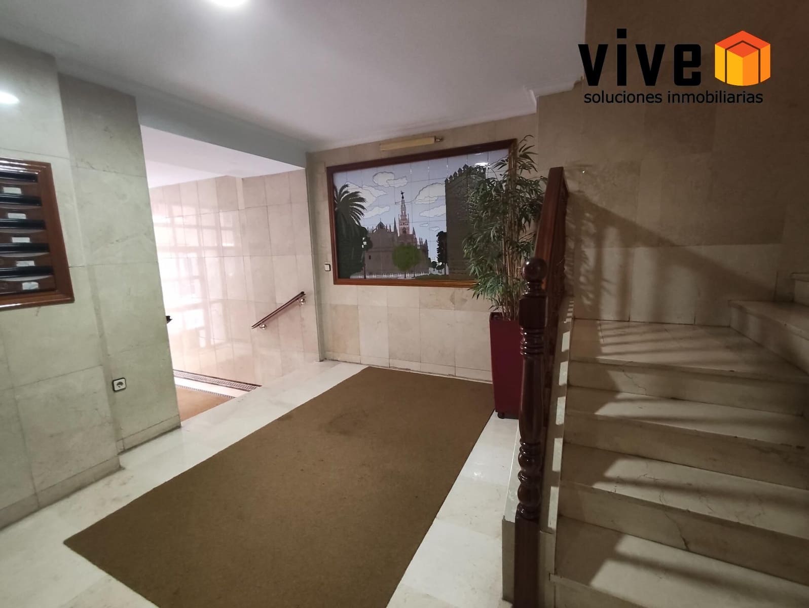 4 sovrum Lägenhet till salu i Sevilla stad med garage - 495 000 € (Ref: 9565401)