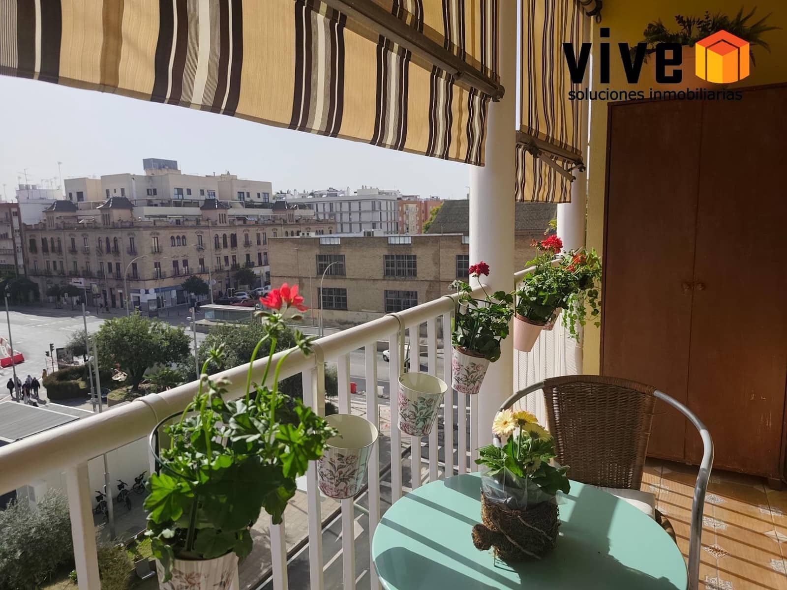 4 sovrum Lägenhet till salu i Sevilla stad med garage - 495 000 € (Ref: 9565401)