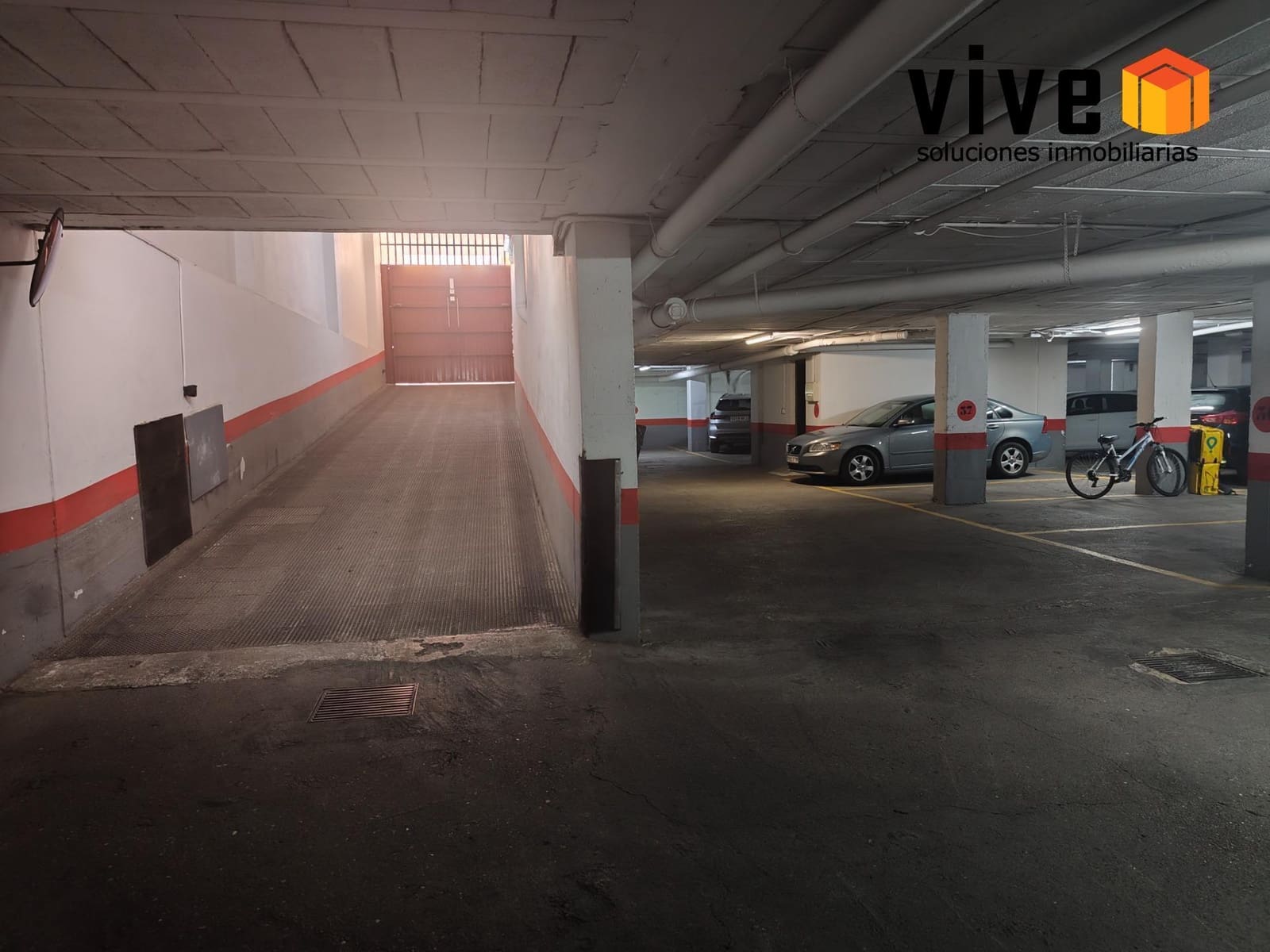 4 sovrum Lägenhet till salu i Sevilla stad med garage - 495 000 € (Ref: 9565401)