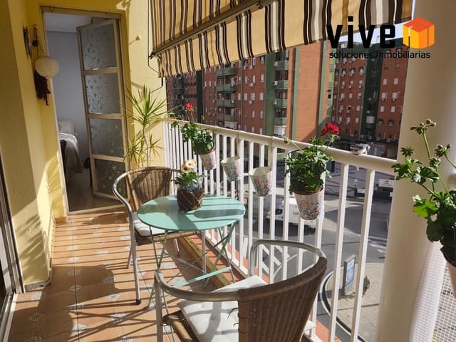 4 sovrum Lägenhet till salu i Sevilla stad med garage - 495 000 € (Ref: 9565401)
