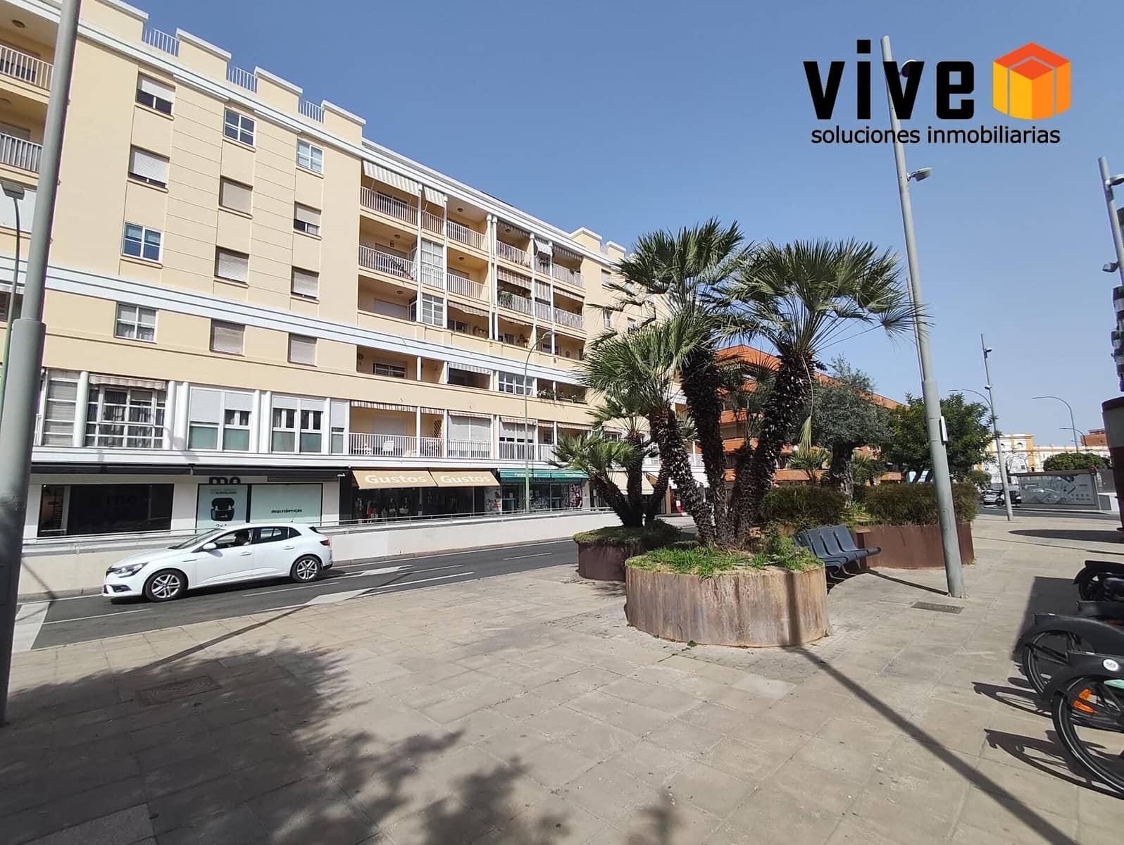 4 sovrum Lägenhet till salu i Sevilla stad med garage - 495 000 € (Ref: 9565401)