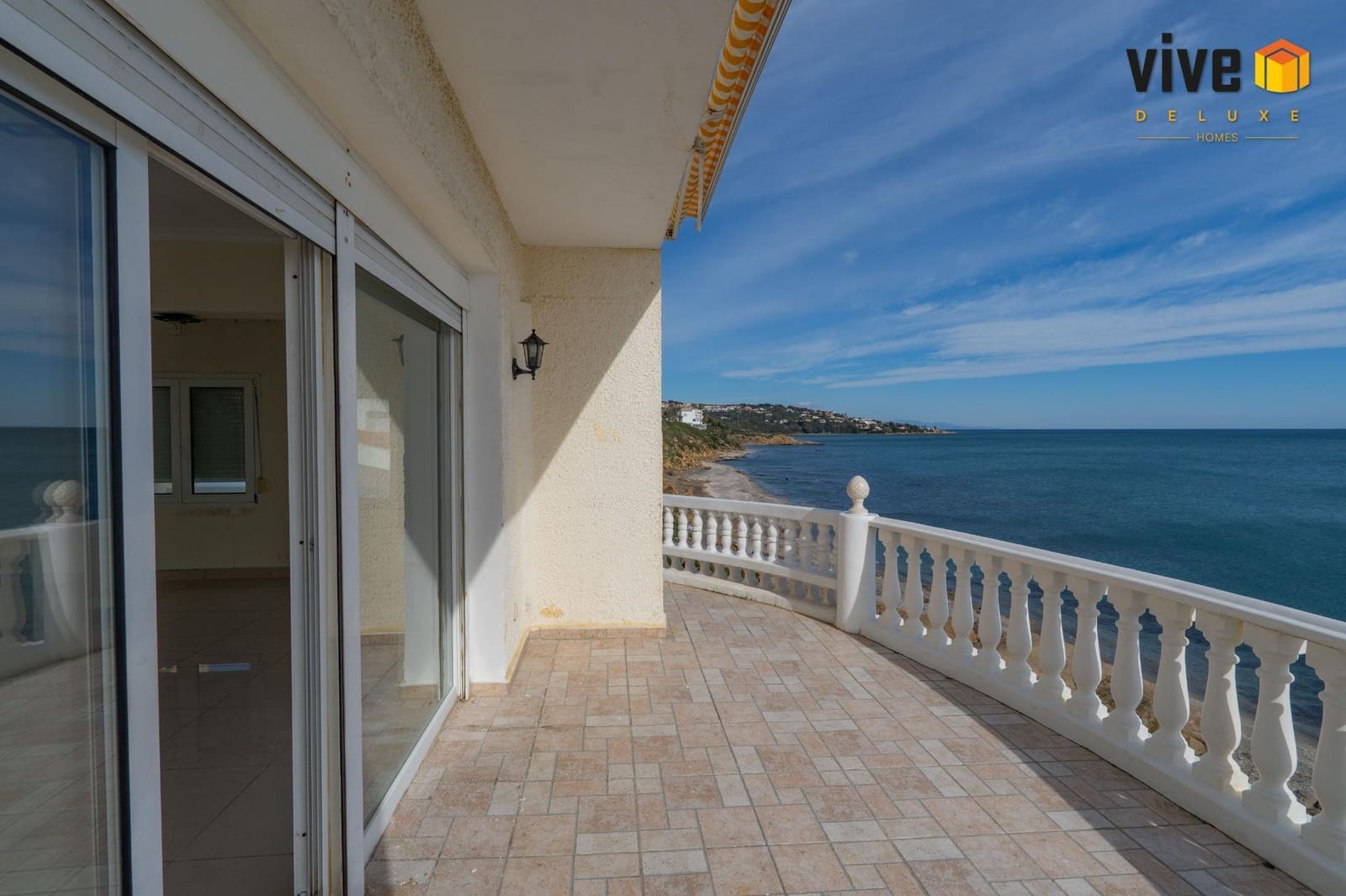 4 bedroom Villa for sale in Sotogrande with pool garage - € 2,950,000 (Ref: 9565702)