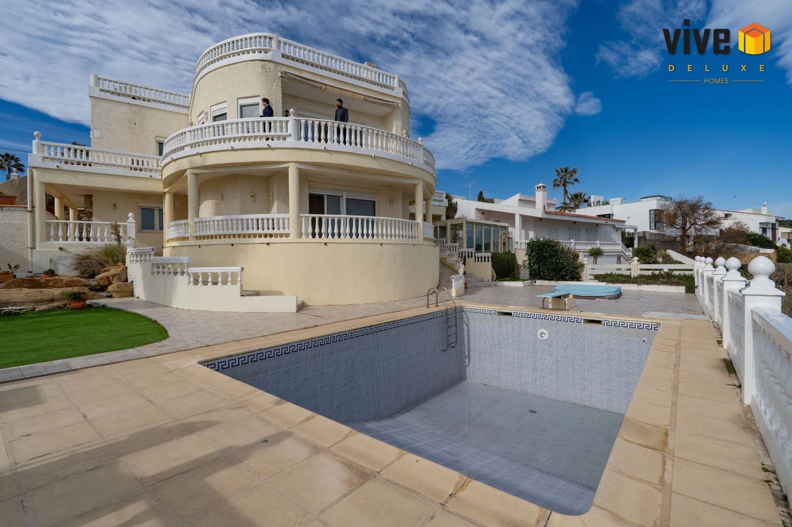 4 bedroom Villa for sale in Sotogrande with pool garage - € 2,950,000 (Ref: 9565702)