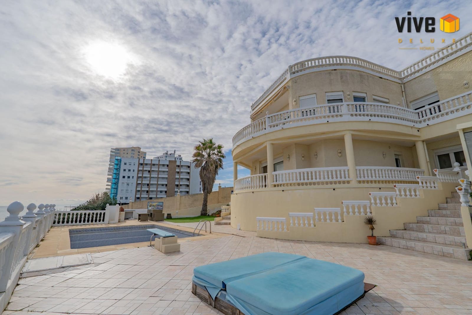 4 bedroom Villa for sale in Sotogrande with pool garage - € 2,950,000 (Ref: 9565702)