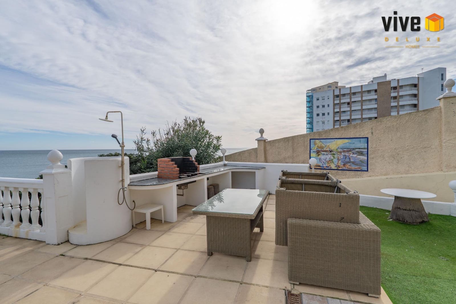 4 bedroom Villa for sale in Sotogrande with pool garage - € 2,950,000 (Ref: 9565702)