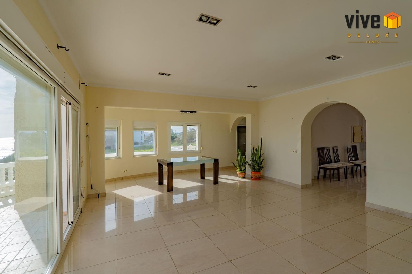 4 bedroom Villa for sale in Sotogrande with pool garage - € 2,950,000 (Ref: 9565702)