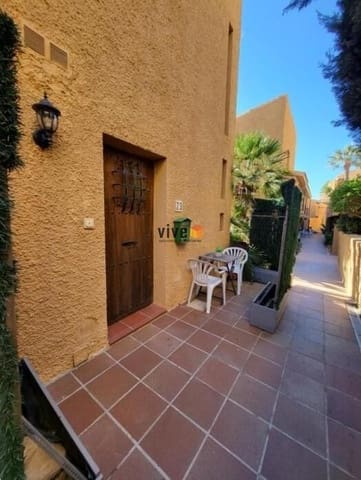 4 quarto Moradia para venda em Estepona com piscina garagem - 530 000 € (Ref: 9565703)