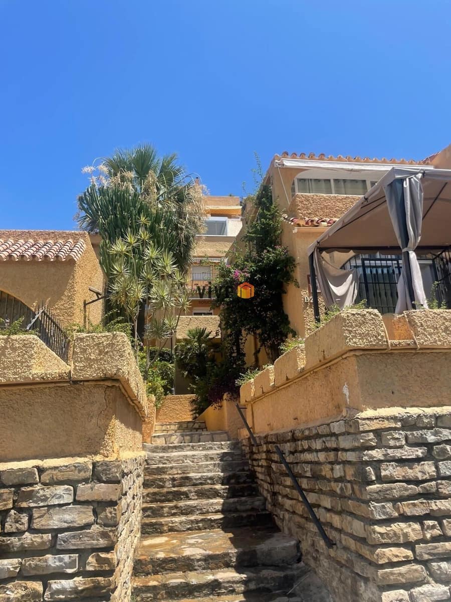 4 sovrum Villa till salu i Estepona med pool garage - 530 000 € (Ref: 9565703)