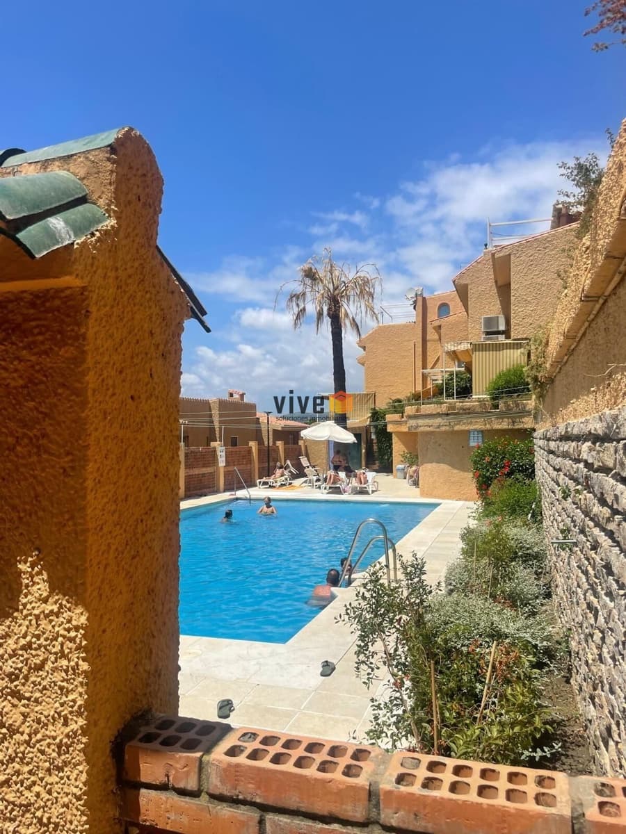 4 sovrum Villa till salu i Estepona med pool garage - 530 000 € (Ref: 9565703)