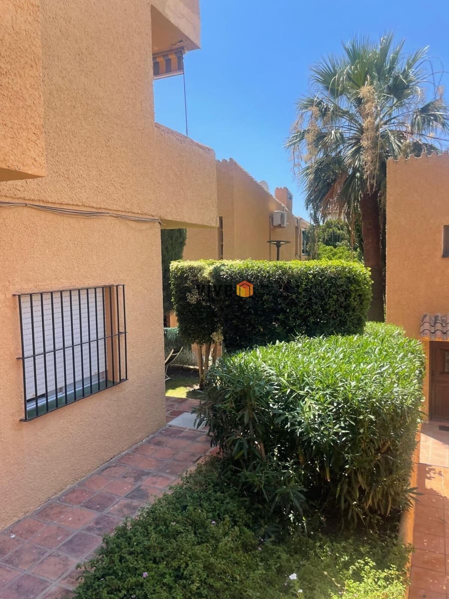 4 sovrum Villa till salu i Estepona med pool garage - 530 000 € (Ref: 9565703)