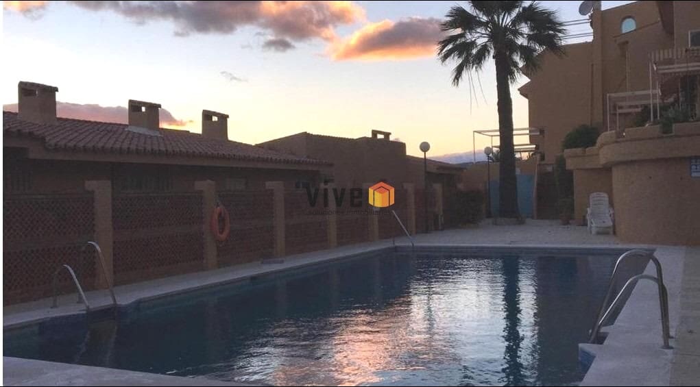4 soveværelse Villa til salg i Estepona med swimmingpool garage - € 530.000 (Ref: 9565703)
