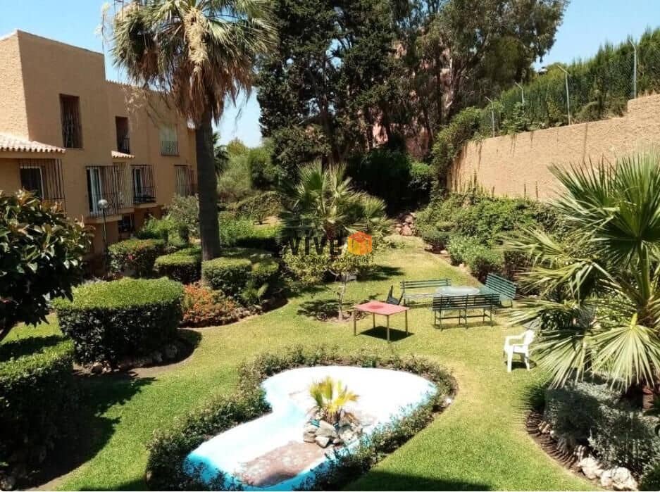 4 soveværelse Villa til salg i Estepona med swimmingpool garage - € 530.000 (Ref: 9565703)