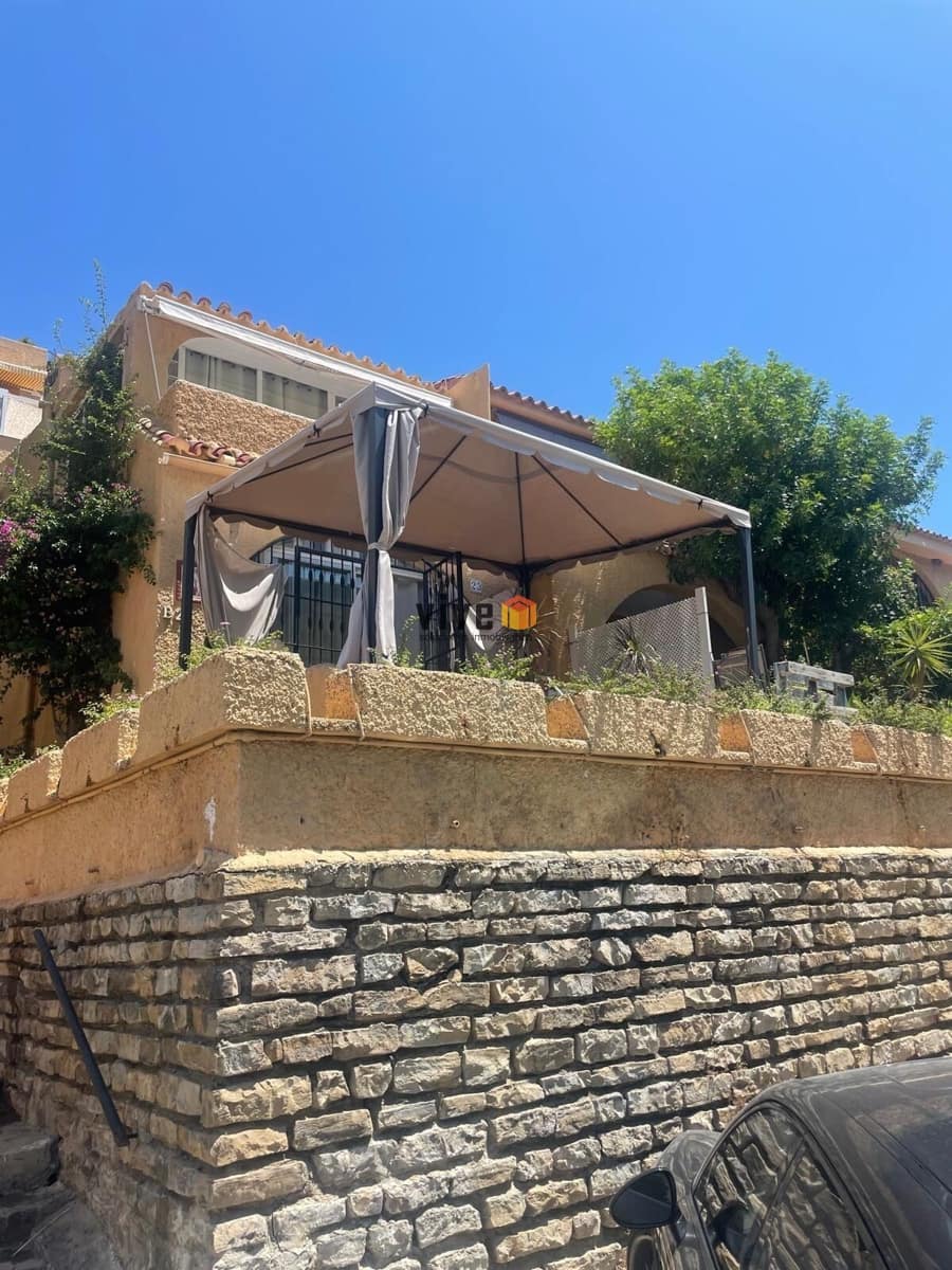 4 soveværelse Villa til salg i Estepona med swimmingpool garage - € 530.000 (Ref: 9565703)