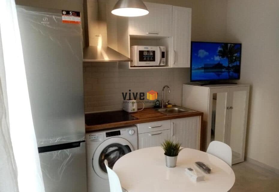 Hotel de 8 habitaciones en Estepona en venta - 2.440.000 € (Ref: 9565704)