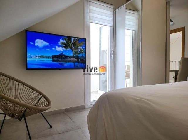 Hotel de 8 habitaciones en Estepona en venta - 2.440.000 € (Ref: 9565704)