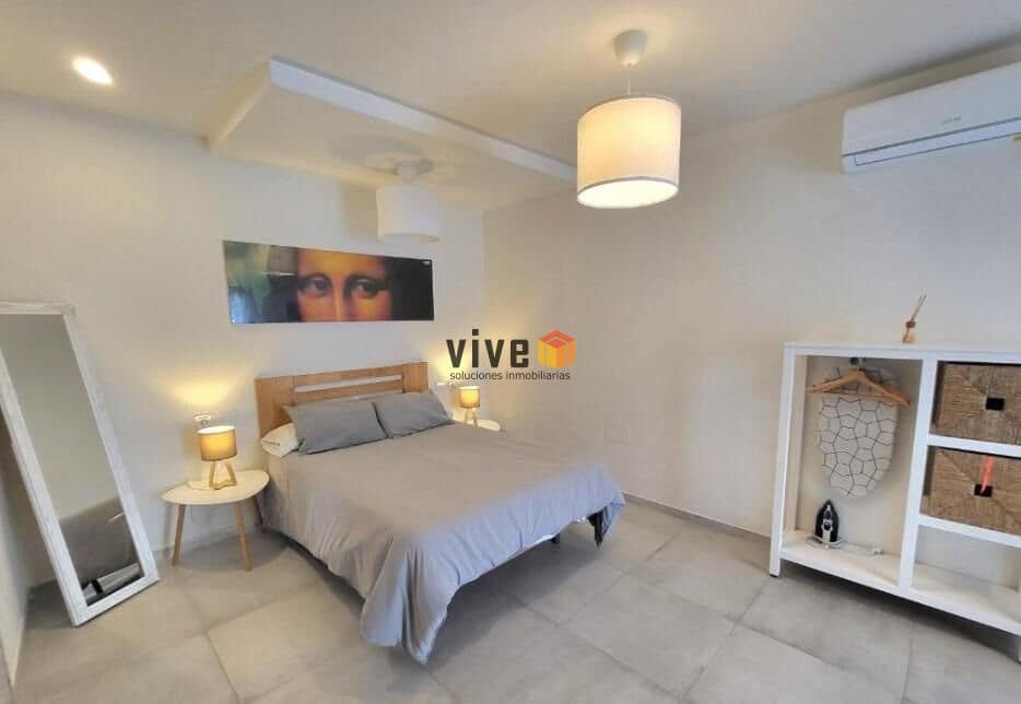 Hotel de 8 habitaciones en Estepona en venta - 2.440.000 € (Ref: 9565704)