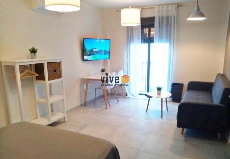 Hotel de 8 habitaciones en Estepona en venta - 2.440.000 € (Ref: 9565704)