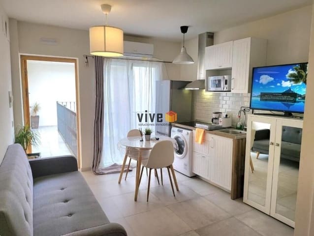 Hotel de 8 habitaciones en Estepona en venta - 2.440.000 € (Ref: 9565704)