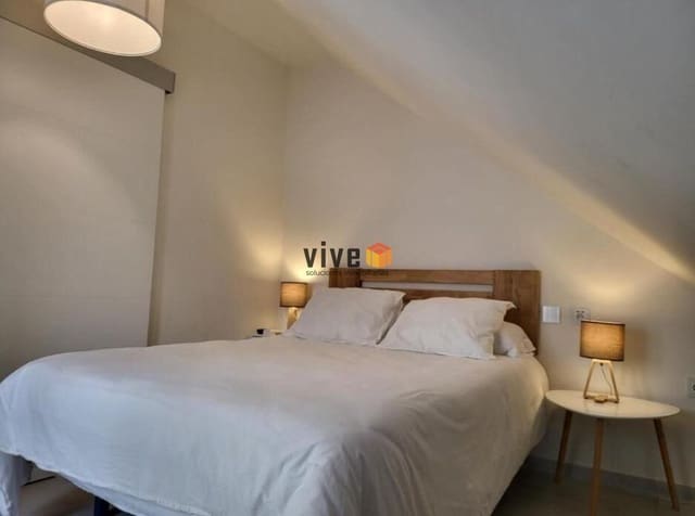 Hotel de 8 habitaciones en Estepona en venta - 2.440.000 € (Ref: 9565704)