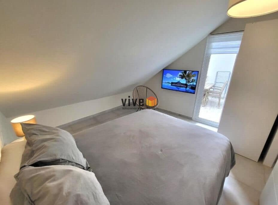 Hotel de 8 habitaciones en Estepona en venta - 2.440.000 € (Ref: 9565704)
