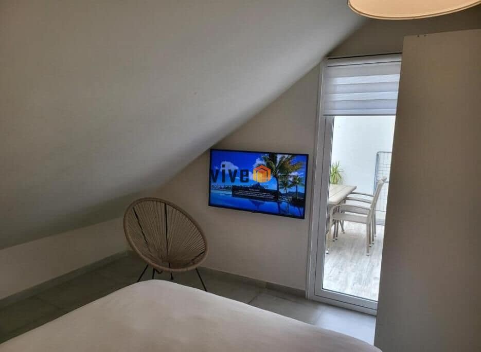 Hotel de 8 habitaciones en Estepona en venta - 2.440.000 € (Ref: 9565704)