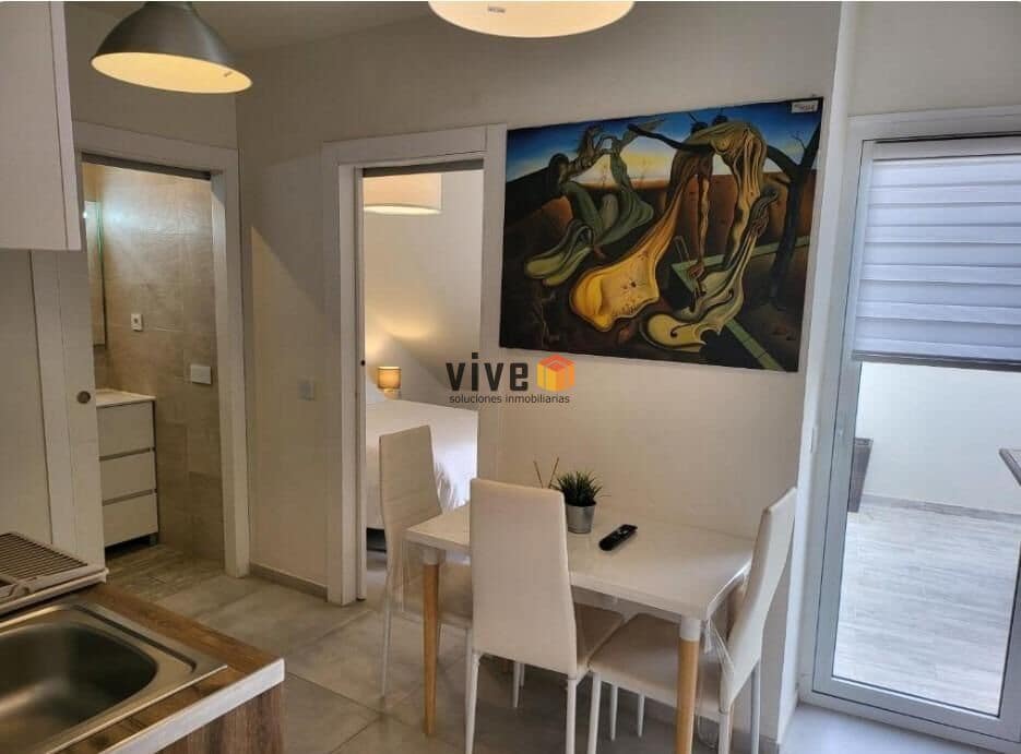 Hotel de 8 habitaciones en Estepona en venta - 2.440.000 € (Ref: 9565704)