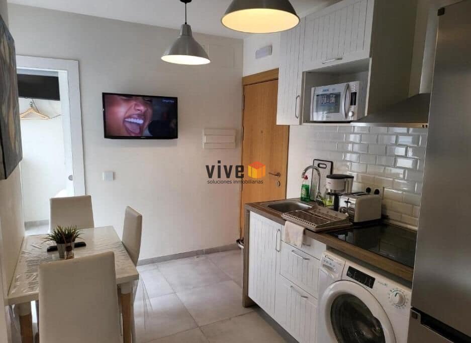 Hotel de 8 habitaciones en Estepona en venta - 2.440.000 € (Ref: 9565704)