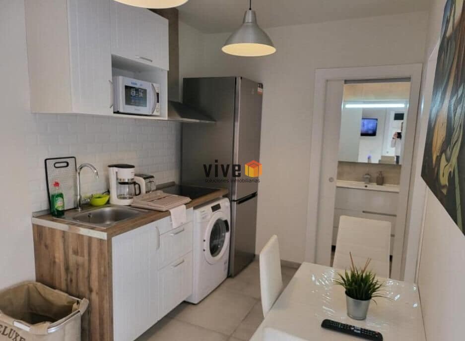 Hotel de 8 habitaciones en Estepona en venta - 2.440.000 € (Ref: 9565704)