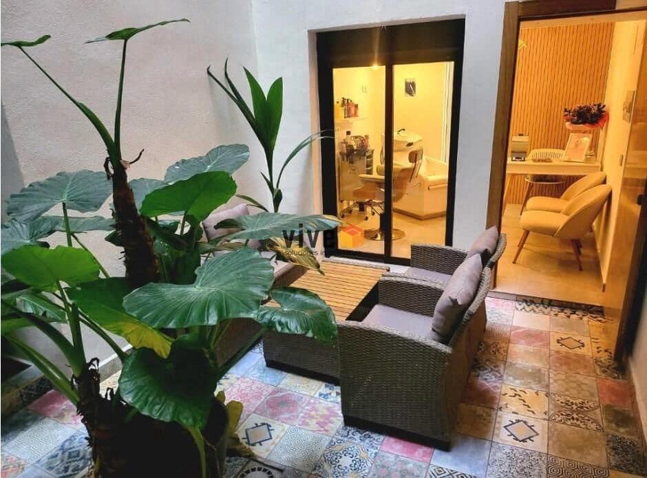 Hotel de 8 habitaciones en Estepona en venta - 2.440.000 € (Ref: 9565704)